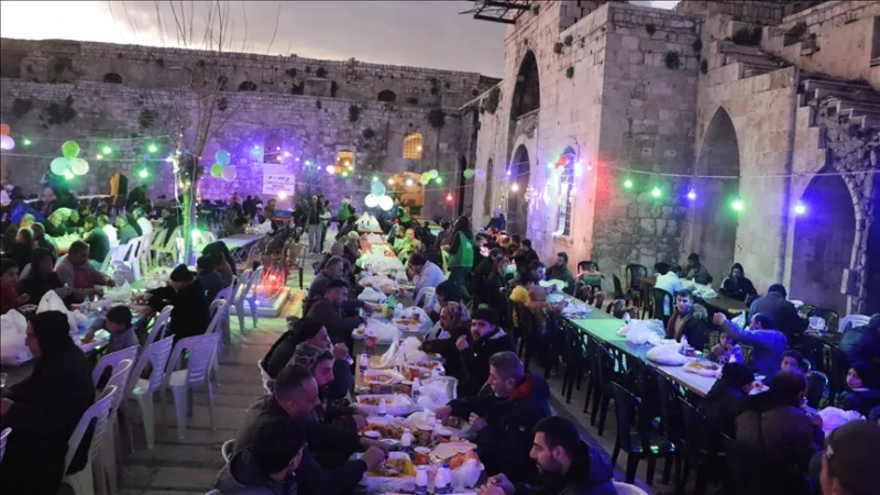 IHH gave iftar to 2,700 people in Syria on the first day of Ramadan