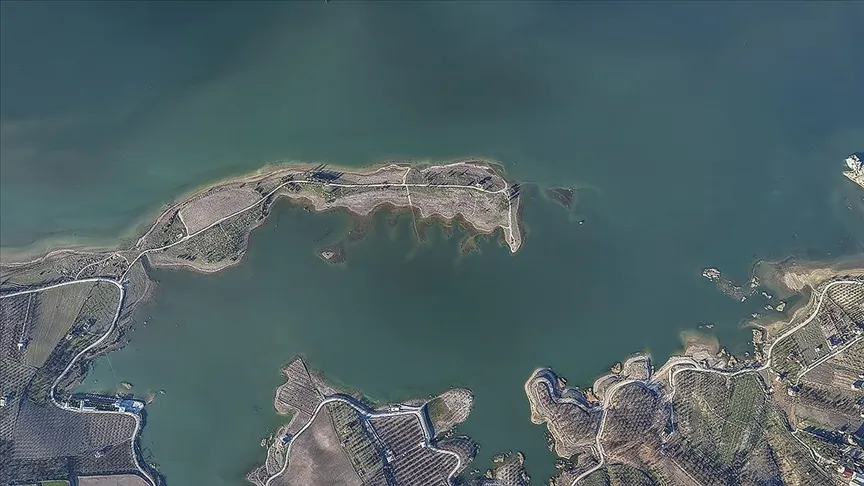 Zbiornik Karakaya, w którym poziom wody obniżył się z powodu suszy, ożył dzięki opadom deszczu