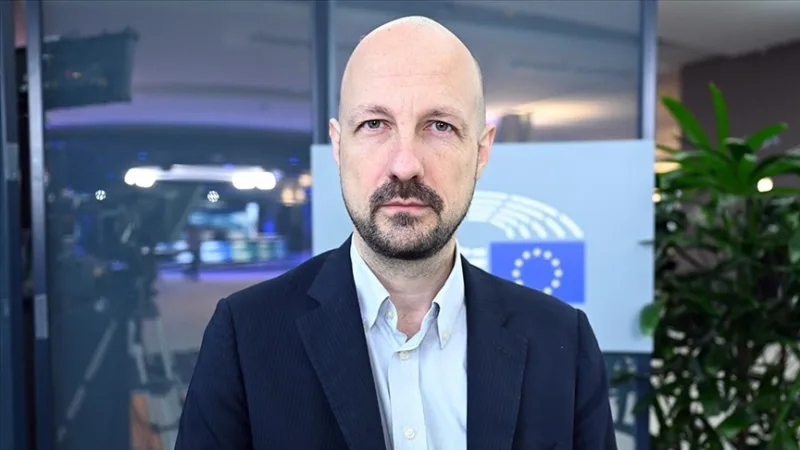 AP Milletvekili Botenga, Avrupa'nın 